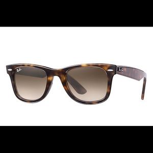 NWT Ray-Ban Wayfarer Ease